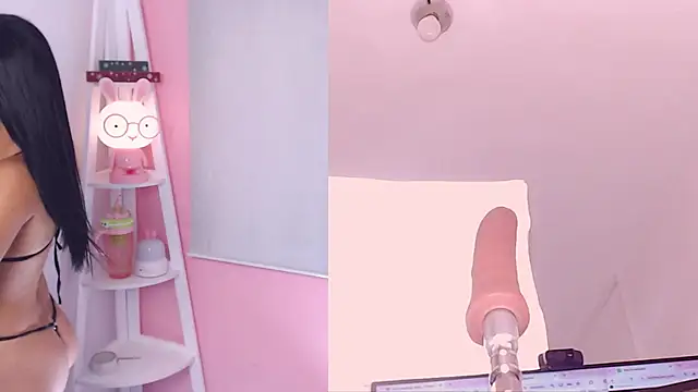 Sweet Susie  online show from November 26, 2025, 8:43 pm