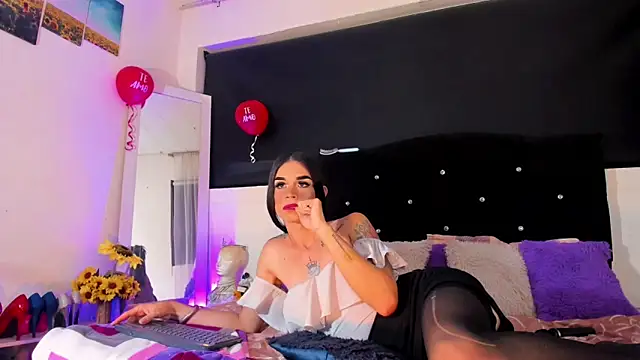 Snapshot of lesly_xx chatting on February 20, 2025, 9:33 am lesly xx online show from February 20, 2025, 9:33 am