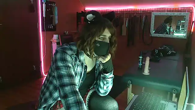 Snapshot of Ginny-the-bdsm-nympho chatting on March 2, 2025, 6:19 pm Ginny-the-bdsm-nympho online show from March 2, 2025, 6:19 pm