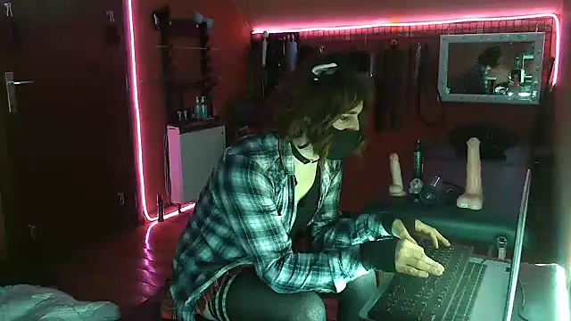 Snapshot of Ginny-the-bdsm-nympho chatting on March 16, 2025, 6:01 pm Ginny-the-bdsm-nympho online show from March 16, 2025, 6:01 pm