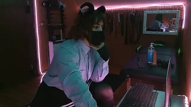 Snapshot of Ginny-the-bdsm-nympho chatting on October 12, 2025, 4:17 pm Ginny-the-bdsm-nympho online show from October 12, 2025, 4:17 pm