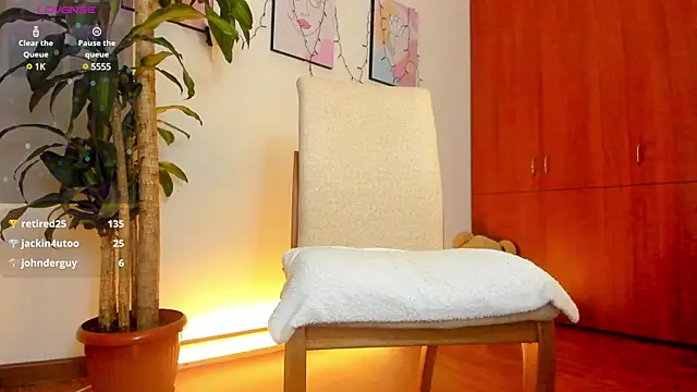 alessia1   online show from February 26, 2025, 11:15 pm