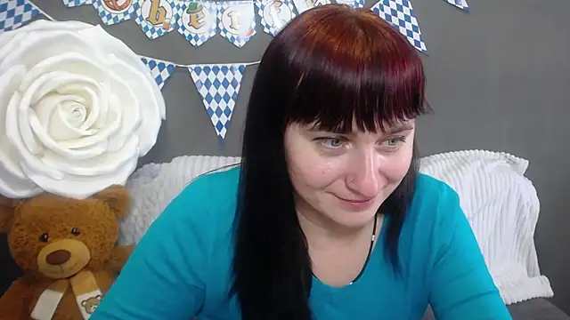 NinaFlawlees online show from October 4, 2025, 12:03 pm