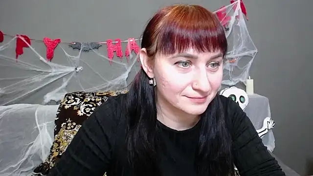 NinaFlawlees online show from October 22, 2025, 12:16 pm