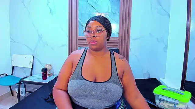 Snapshot of HannyMansonh chatting on January 23, 2025, 3:05 am HannyMansonh online show from January 23, 2025, 3:05 am