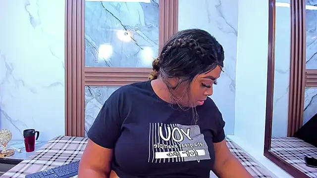 Snapshot of HannyMansonh chatting on January 24, 2025, 3:11 am HannyMansonh online show from January 24, 2025, 3:11 am