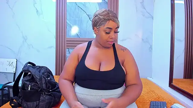 Snapshot of HannyMansonh chatting on February 21, 2025, 3:12 am HannyMansonh online show from February 21, 2025, 3:12 am