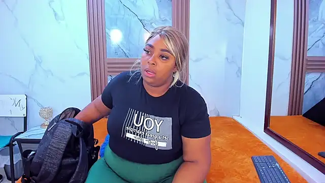 Snapshot of HannyMansonh chatting on February 22, 2025, 3:12 am HannyMansonh online show from February 22, 2025, 3:12 am