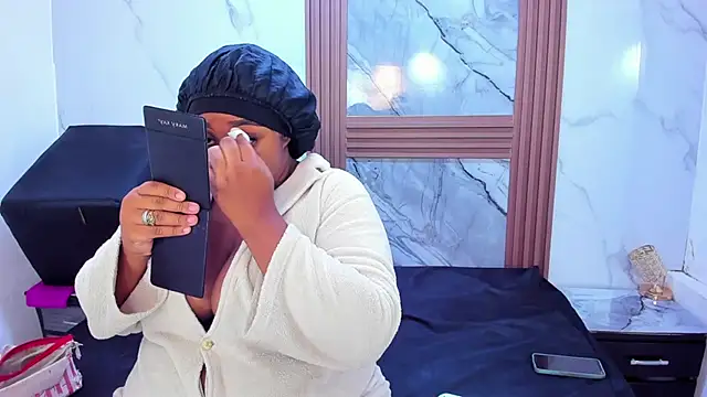 Snapshot of HannyMansonh chatting on March 12, 2025, 3:24 am HannyMansonh online show from March 12, 2025, 3:24 am