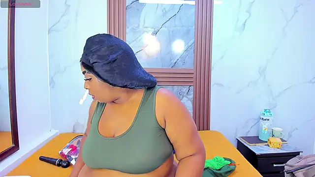 Snapshot of HannyMansonh chatting on October 22, 2025, 4:02 am HannyMansonh online show from October 22, 2025, 4:02 am