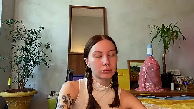 elfess online show from September 9, 2025, 7:08 am