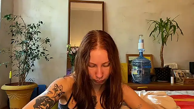 elfess online show from September 30, 2025, 8:08 am