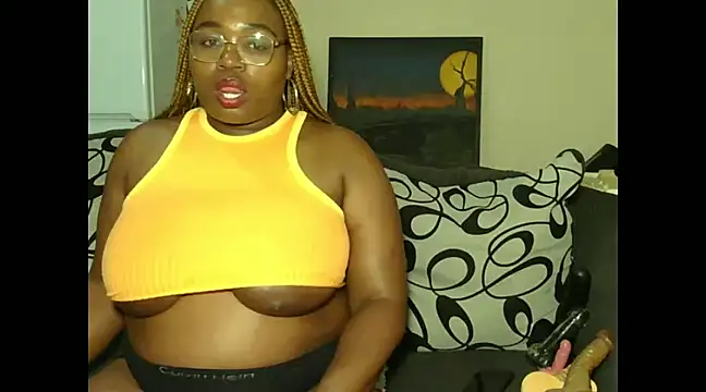 Snapshot of DollyPerryXX chatting on December 19, 2024, 11:35 pm DollyPerryXX online show from December 19, 2024, 11:35 pm