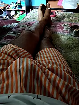 Snapshot of pinklips72 chatting on October 13, 2025, 6:02 am pinklips72 online show from October 13, 2025, 6:02 am