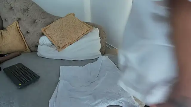 Snapshot of Naughty__Mom chatting on December 22, 2024, 1:44 pm Naughty Mom online show from December 22, 2024, 1:44 pm