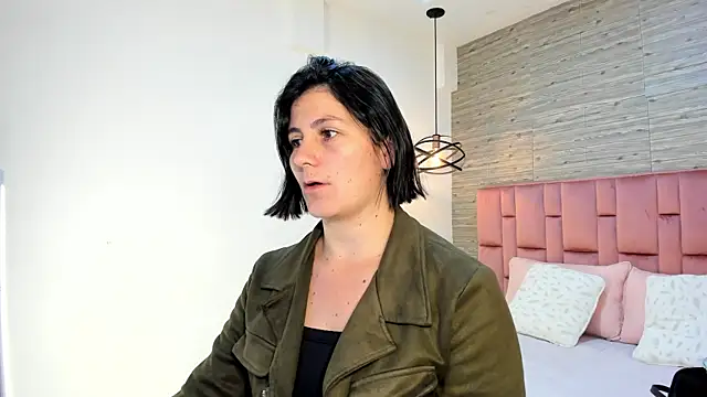 Snapshot of SarahDeyvis chatting on January 20, 2025, 2:03 pm SarahDeyvis online show from January 20, 2025, 2:03 pm