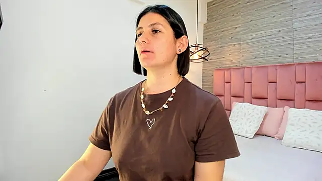 Snapshot of SarahDeyvis chatting on January 21, 2025, 5:20 pm SarahDeyvis online show from January 21, 2025, 5:20 pm