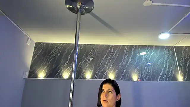 Snapshot of SarahDeyvis chatting on February 4, 2025, 8:06 pm SarahDeyvis online show from February 4, 2025, 8:06 pm