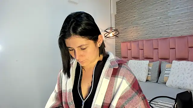 Snapshot of SarahDeyvis chatting on February 8, 2025, 1:44 pm SarahDeyvis online show from February 8, 2025, 1:44 pm