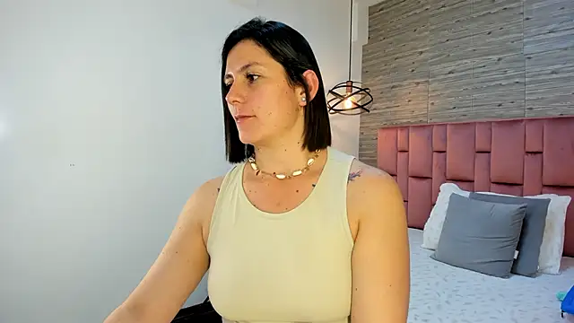 Snapshot of SarahDeyvis chatting on March 17, 2025, 11:11 pm SarahDeyvis online show from March 17, 2025, 11:11 pm