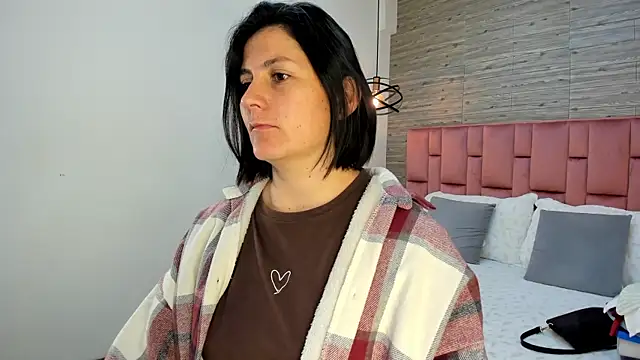 Snapshot of SarahDeyvis chatting on March 18, 2025, 1:31 pm SarahDeyvis online show from March 18, 2025, 1:31 pm