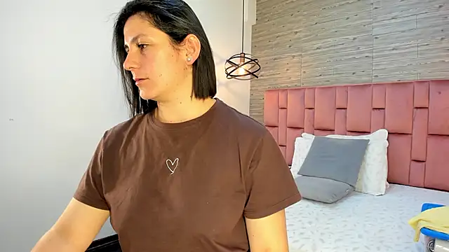 Snapshot of SarahDeyvis chatting on March 18, 2025, 7:42 pm SarahDeyvis online show from March 18, 2025, 7:42 pm