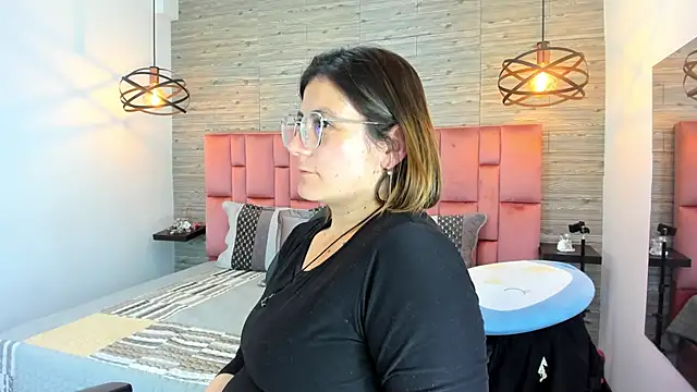 Snapshot of SarahDeyvis chatting on October 2, 2025, 7:21 pm SarahDeyvis online show from October 2, 2025, 7:21 pm