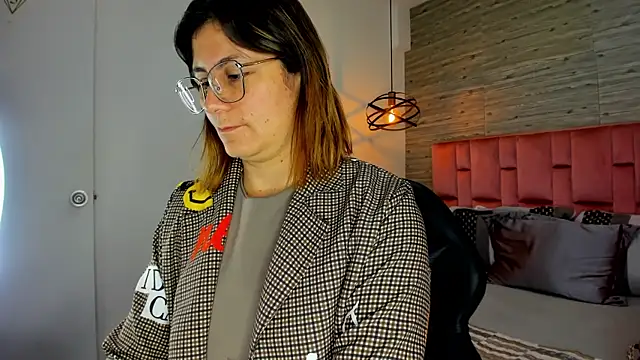 Snapshot of SarahDeyvis chatting on October 29, 2025, 1:02 pm SarahDeyvis online show from October 29, 2025, 1:02 pm