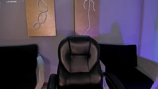 EveBensonX online show from September 30, 2025, 12:21 pm