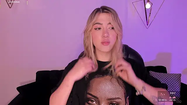 EveBensonX online show from October 30, 2025, 12:28 pm