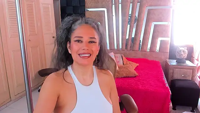 cute sassy online show from December 3, 2025, 3:10 pm