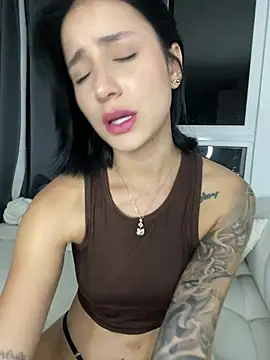 Snapshot of Ale_Lewis chatting on January 4, 2025, 11:38 pm Ale Lewis online show from January 4, 2025, 11:38 pm