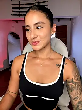 Snapshot of Ale_Lewis chatting on October 7, 2025, 10:29 pm Ale Lewis online show from October 7, 2025, 10:29 pm