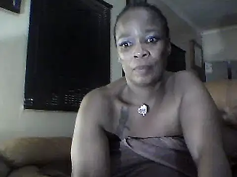 Snapshot of Gucci_Bx chatting on December 6, 2024, 5:11 pm Gucci Bx online show from December 6, 2024, 5:11 pm