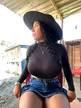 Snapshot of serena_willow chatting on November 21, 2025, 5:33 pm serena willow online show from November 21, 2025, 5:33 pm