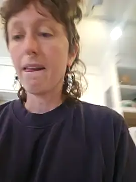 mossy kiss online show from January 28, 2025, 6:49 pm