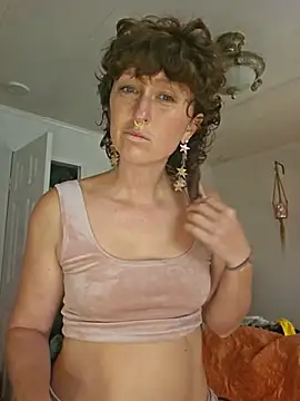 mossy kiss online show from October 17, 2025, 3:25 pm