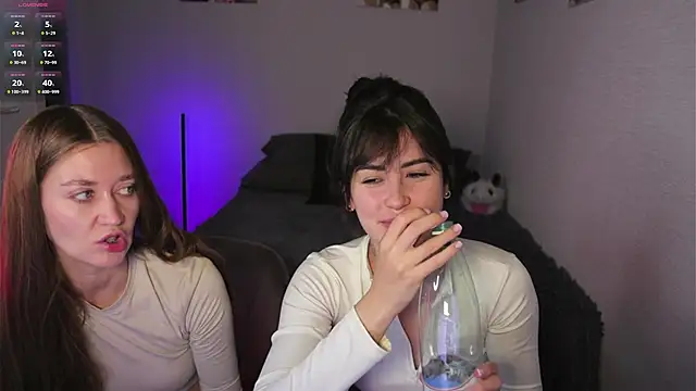 Mari   Anna online show from October 24, 2025, 4:42 am