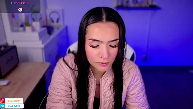 Snapshot of ImLui_lu chatting on October 31, 2025, 8:43 pm ImLui lu online show from October 31, 2025, 8:43 pm