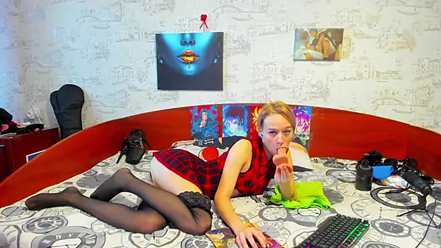 KagamiTayga online show from March 13, 2025, 11:41 am