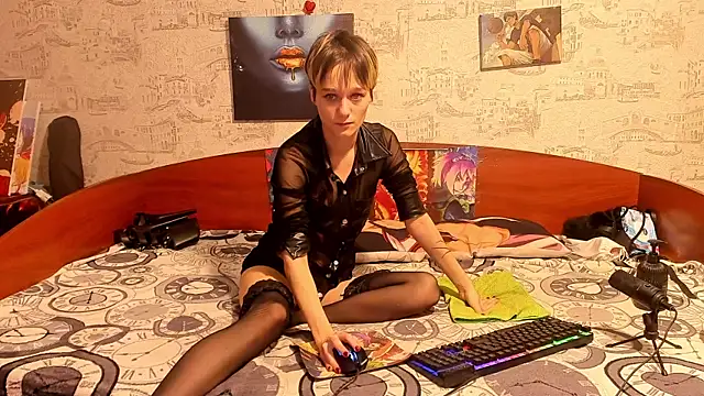 KagamiTayga online show from October 18, 2025, 2:58 am