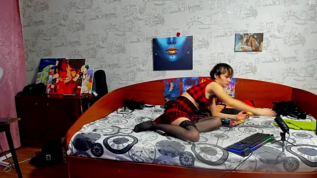 KagamiTayga online show from November 9, 2025, 2:32 am