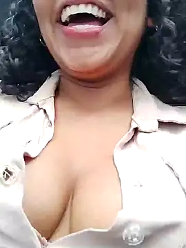 Snapshot of iriss_25 chatting on February 10, 2025, 3:53 pm iriss 25 online show from February 10, 2025, 3:53 pm