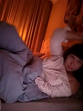 Snapshot of ROXOLANAA_SEXY chatting on March 17, 2025, 11:32 pm ROXOLANAA SEXY online show from March 17, 2025, 11:32 pm