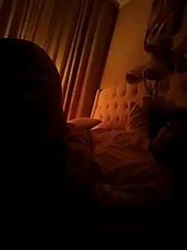 Snapshot of ROXOLANAA_SEXY chatting on March 18, 2025, 6:25 am ROXOLANAA SEXY online show from March 18, 2025, 6:25 am