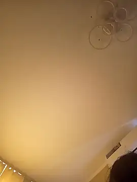 Snapshot of ROXOLANAA_SEXY chatting on March 21, 2025, 5:21 am ROXOLANAA SEXY online show from March 21, 2025, 5:21 am