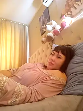 Snapshot of ROXOLANAA_SEXY chatting on March 23, 2025, 9:10 am ROXOLANAA SEXY online show from March 23, 2025, 9:10 am