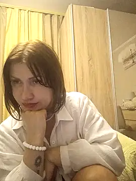 Snapshot of ROXOLANAA_SEXY chatting on September 17, 2025, 11:50 pm ROXOLANAA SEXY online show from September 17, 2025, 11:50 pm