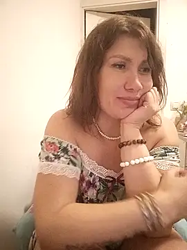 Snapshot of ROXOLANAA_SEXY chatting on October 18, 2025, 12:02 am ROXOLANAA SEXY online show from October 18, 2025, 12:02 am