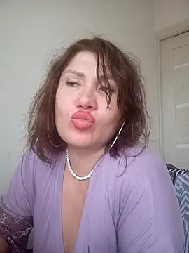 Snapshot of ROXOLANAA_SEXY chatting on October 18, 2025, 12:39 pm ROXOLANAA SEXY online show from October 18, 2025, 12:39 pm